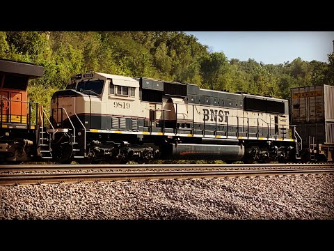 BNSF Z Train featuring a Executive Mac on the Marceline Subdivision in Cement City, Missouri