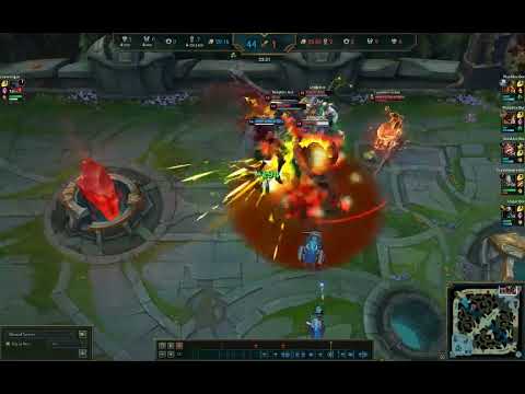 Practicing Aatrox against bots. Nice penta in fountain