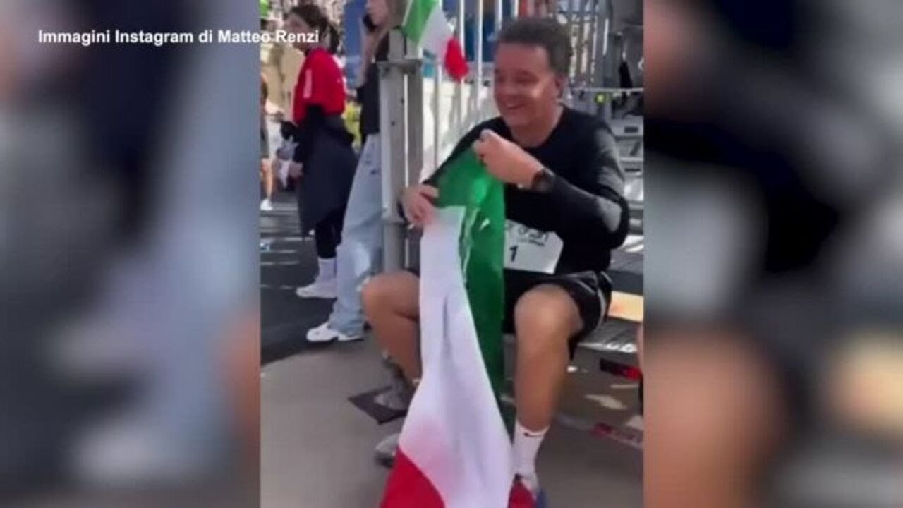 Renzi corre la maratona di Atene, "finita in 4ore e 10 minuti"