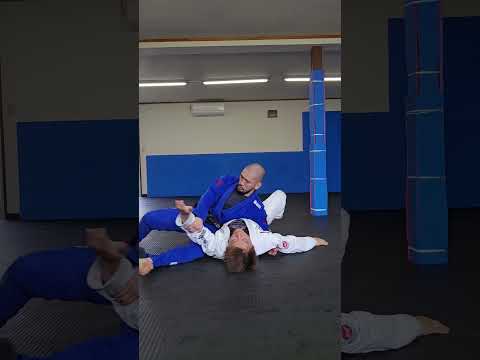 #ガードパス #ニースライスパス #デラヒーバガード #ブラジリアン柔術 #jiujitsu #bjj #北海道 #北見市