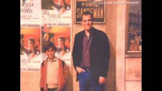 Un hombre espera en el desierto (Ismael Serrano)