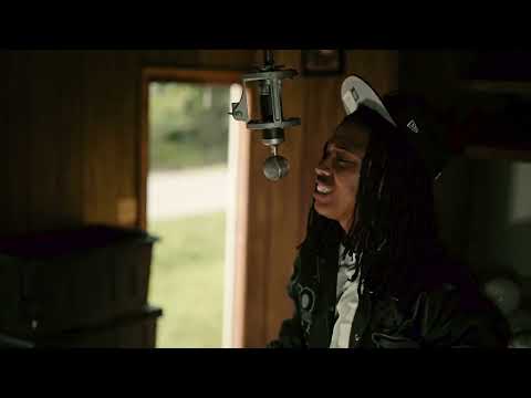 LitClaude - In Reach (Mic Performance)