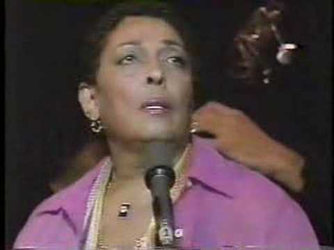 CARMEN MCRAE sings 