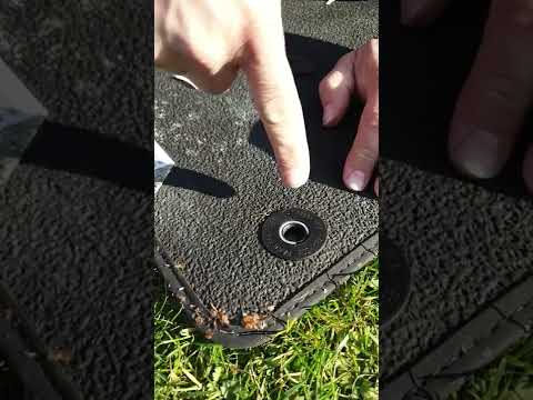 Audi hack slipping floor mats #shorts #audi #auditt #hack #youtube