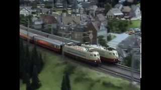preview picture of video 'Parallelausfahrt BR 103'