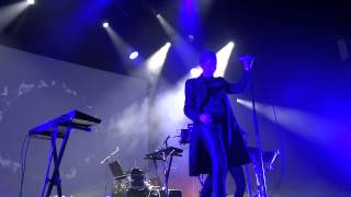 Thomas Azier - Shadow of the Sun (Live TivoliVredenburg)