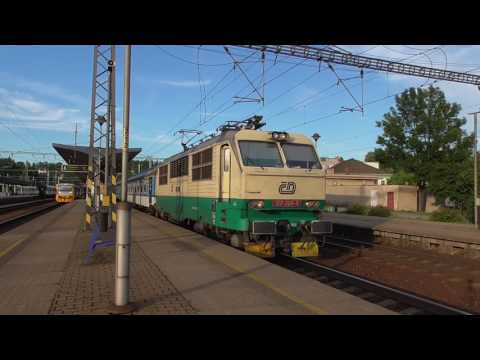 Krémová ČD 150.209 - R 882 Bouzov