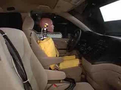Crash Test 2005 - 08 Honda Odyssey (Side Impact) IIHS