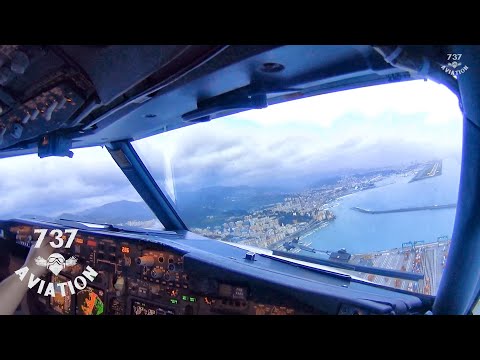 Boeing 737 Circling approach to Genoa - GOA/LIMJ