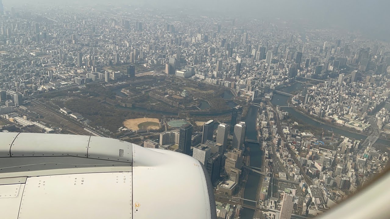 JAL新潟空港KIJ発伊丹空港ITM着陸　空から観る大阪城