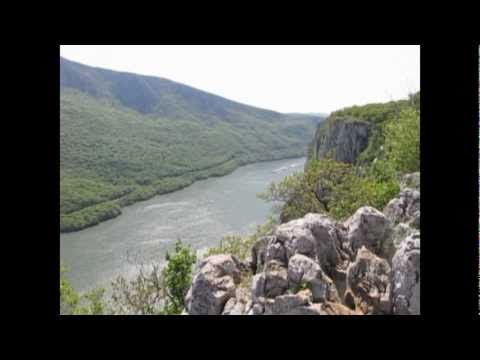 Cazanele Mari si Mici privite de pe Ciucarul Mare la Dubova