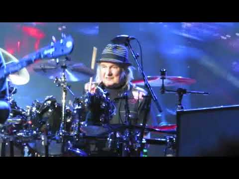 Yes with Alan White and John Lodge (Moody Blues)