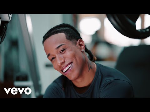 Nino Freestyle - La Más Linda (Official Video)