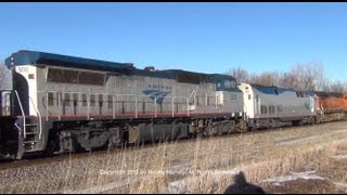 preview picture of video 'BNSF 5237, AMTK 500 lead Southwest Chief in Wyaconda, MO 1/6/13'