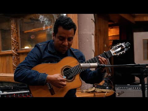 Debut Y Despedida - La Santa Cecilia