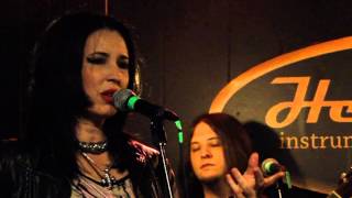 HEBE 'Live & Unplugged' ep. 13 Featuring: SORAIA