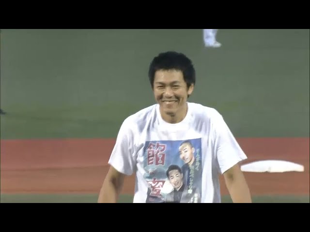 【始球式】「高校野球大好き芸人」トータルテンボス・藤田さん登場!! 2015/8/14 E-F