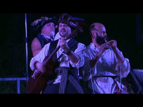 Brigada Pirata - Sunrays 'mongst tha riggin' jig - live at ElfFest 2019