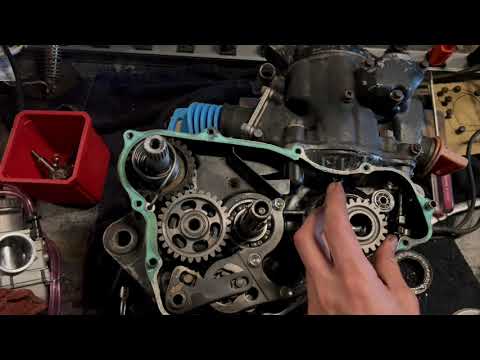 1986 cr250 clutch removal and right hand main seal removal