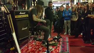 Alexi Laiho plays Hate Crew Deathroll - ESP Guitar CLINIC @Michenaud Nantes