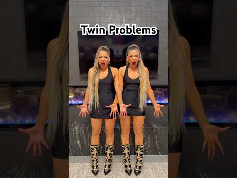 #twins in #shopakira #twinsisters #ootd