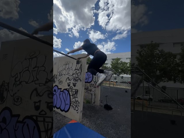 Vídeo relacionado con Adicto Al Parkour Retro Freerun Deporte Urban Hombre Regalo Camiseta