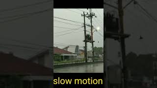 Download lagu DETIK DETIK TIANG LISTRIK TERSAMBAR PETIR #shorts mp3