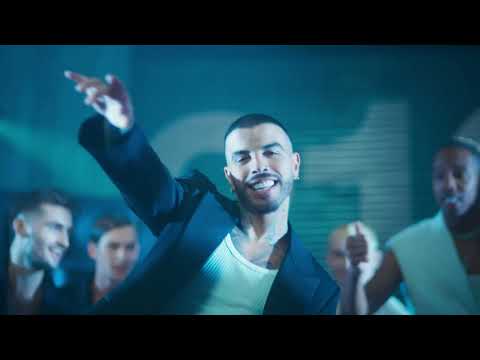 Descubre 212 Vip Black Elixir de Carolina Herrera, una expresión de juventud y libertad