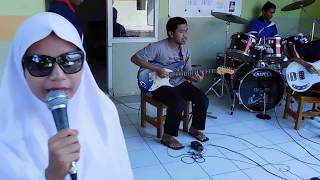 Download lagu cara orang Tunanetra Memainkan Alat  Musik mp3
