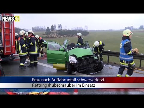 26.03.2016 (HO) Frau nach Auffahrunfall schwerverletzt