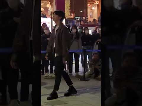 홍대버스킹 221016 이찬욱 - 불타오르네(FIRE) (BTS Dance cover)