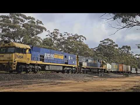 3XM4 PN Steelie + intermodal to Melbourne, 1230, 17/7/24, Stawell West VIC.