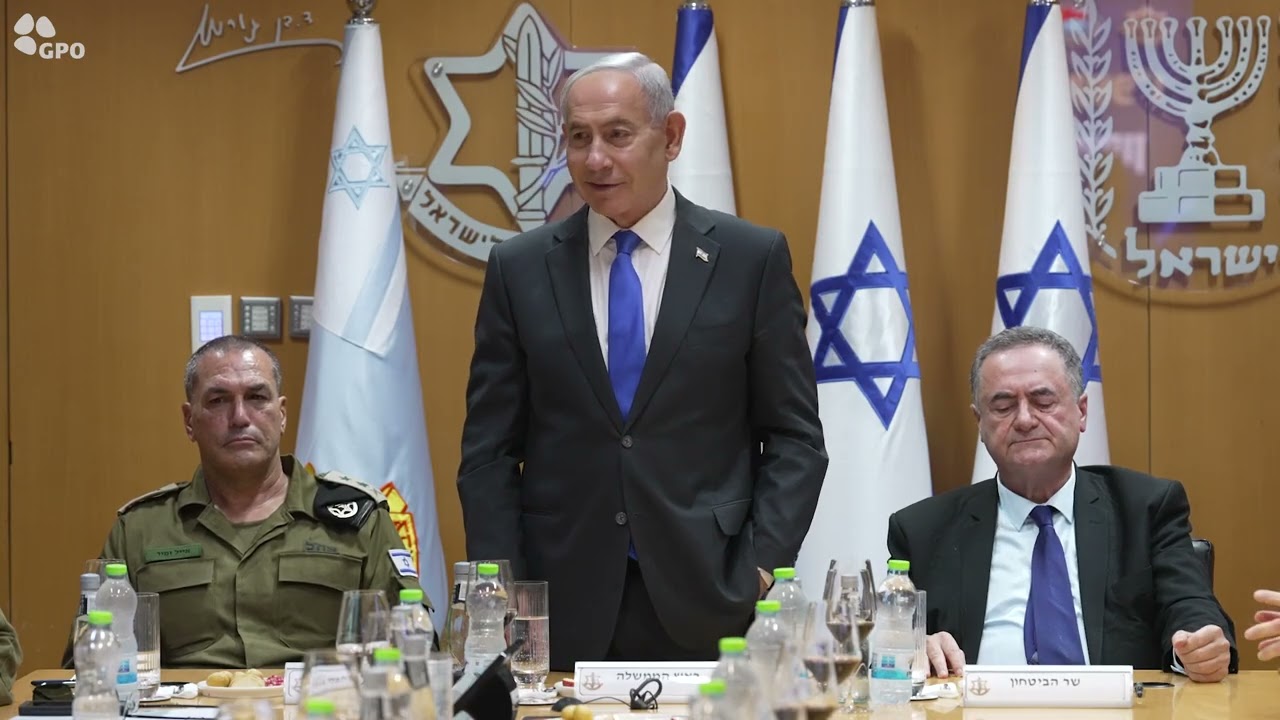 ראש הממשלה נתניהו בהרמת כוסית לראש השנה עם פורום מטכ״ל