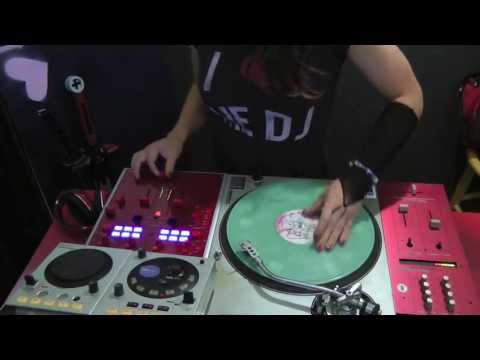 DEFEAT THE BEAT - SKRATCHLUV BATTLE 2013 (BEAT HOST: GOLD VOLTRON)