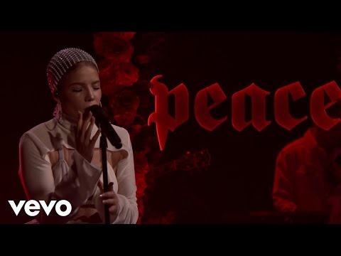 Halsey - Now Or Never (Live On The Tonight Show With Jimmy Fallon)
