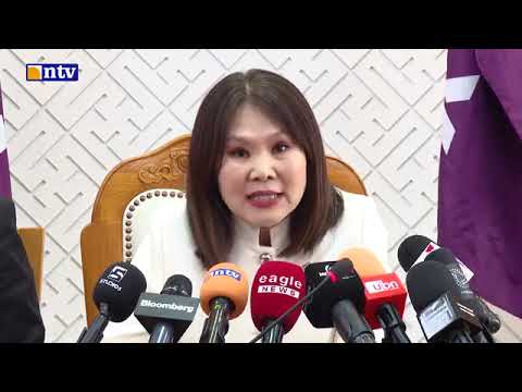 ХҮН намын зөвлөлөөс мэдээлэл хийж байна