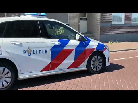 POLITIE merceders Naar onbekende melding samen met Moter