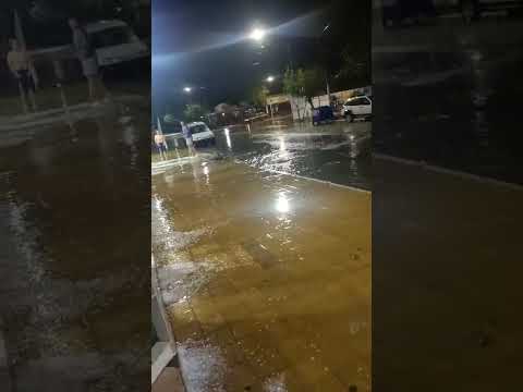 En Pocito, el viento Sur trajo intensa lluvia y granizo