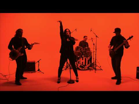 Led Zeppelin - Immigrant Song (Honey Trap Cover)