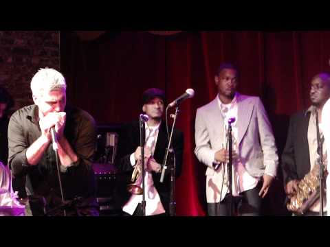Soulive ft. Taylor Hicks, Nigel Hall and Alecia Chakour - Just Kissed My Baby