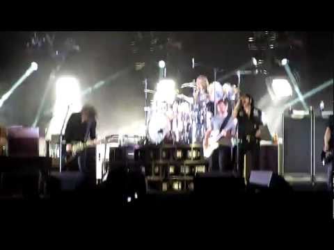 Foo Fighters with Lemmy Kilmister [Motörhead] - Shake Your Blood @ Berlin, Wuhlheide