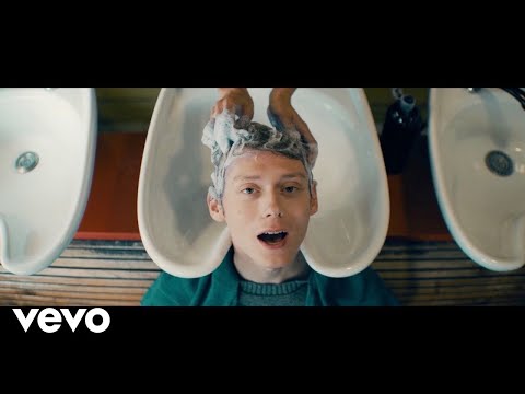 Darwin Experience - Stroke My Hair (Official Video) © Darwin Experience