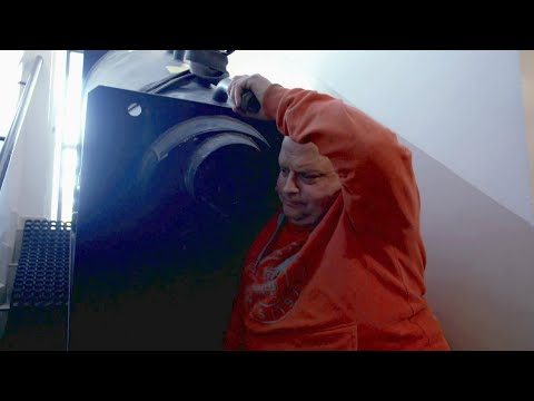 Carrying this heavy beast up the stairs is a real challenge! | Junkyard PL