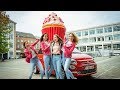 Sarah en K3 doen een carpool karaoke! | De Funny Cupcakes Tour