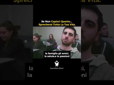Se riempi la tua vita di sabbia, non resterà spazio per ciò che conta davvero. #CrescitaPersonale