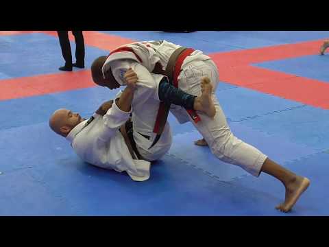 Leon Hinds vs David Bernardino - Grappling Industries London 2020 - Brown Adult