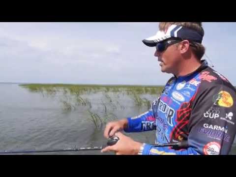 Lipless Crank Bait Fishing Tips - Proper rod angle - Instructional series 3