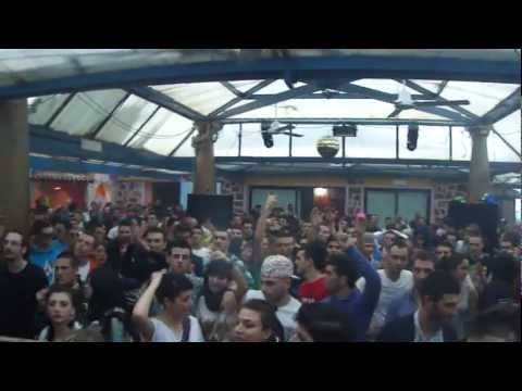 Vextor @ La Siesta - Capodanno Area Mito 2012 PART 3.MP4