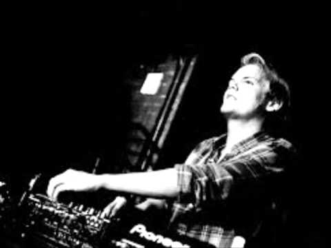 Avicii - Fade into Darkness vs Blessed (Party mix)