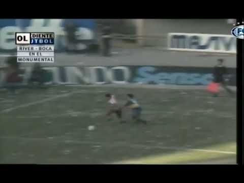 CAÑO DE RAMON MEDINA BELLO - RIVER PLATE VS BOCA JUNIORS 1992
